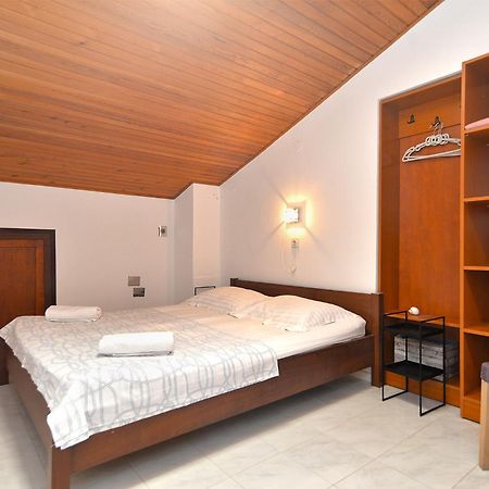 Apartments Nera Fažana Esterno foto
